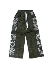 Load image into Gallery viewer, Baggy 2 in 1 Olive green pants and shorts