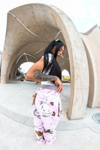 Load image into Gallery viewer, Pink real tree camo pants