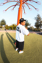 Load image into Gallery viewer, Baggy Black 3/4 Shorts
