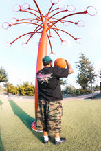 Load image into Gallery viewer, Baggy Camo 3/4 shorts
