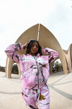 Load image into Gallery viewer, Pink camo zip up
