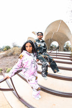 Load image into Gallery viewer, Pink Real Tree Camo Zip up &amp; Pants Set
