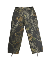 Load image into Gallery viewer, 1 of 1 Dont Be Last Dark Camo Cargo pants
